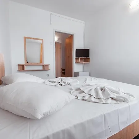 Nadia Готель 2*