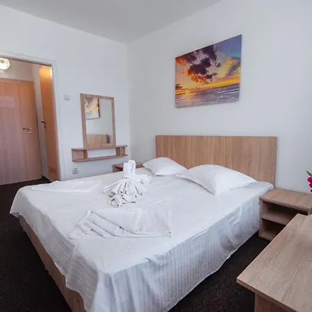 Nadia Готель Ефоріє-Норд